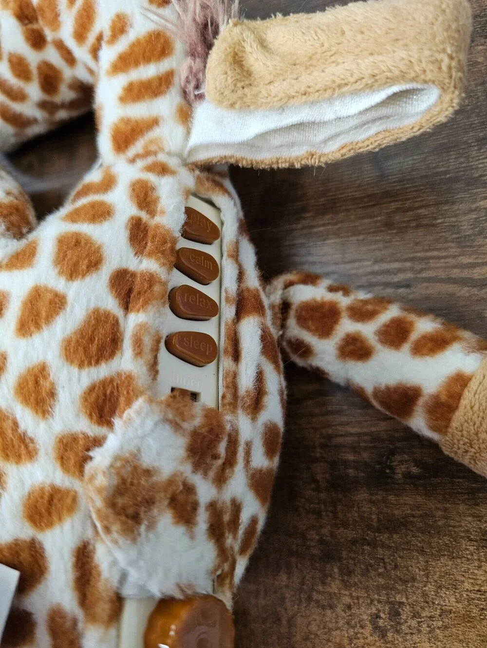 Cloud B Gentle Giraffe soothing sound machine and plush stuffed animal